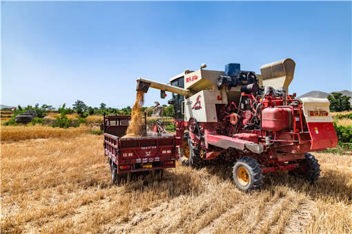 加格达奇区2018-2020年农业机械购置补贴实施方案-摄图网