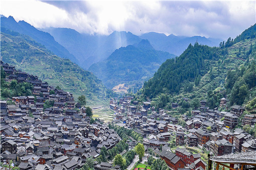 两会关于农村土地的建议-摄图网